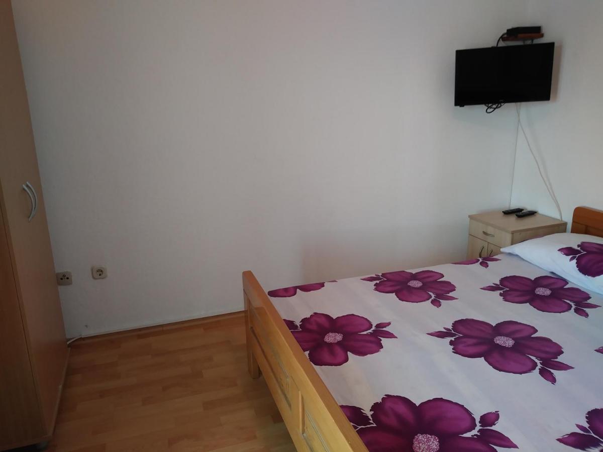 Nives Apartmani ปาโกชตาเน ภายนอก รูปภาพ