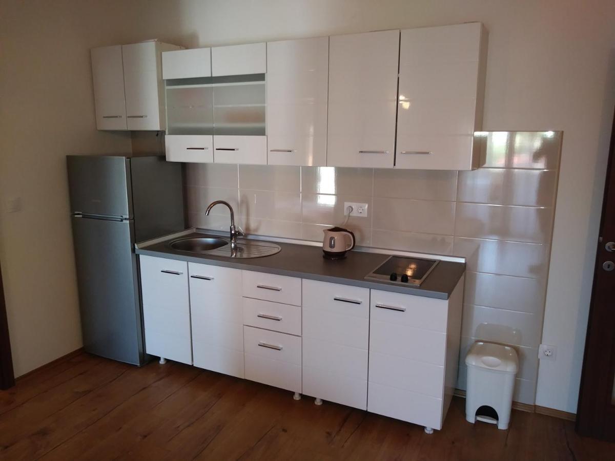 Nives Apartmani ปาโกชตาเน ภายนอก รูปภาพ