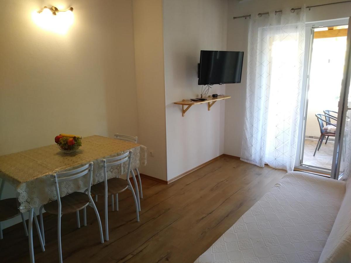 Nives Apartmani ปาโกชตาเน ภายนอก รูปภาพ