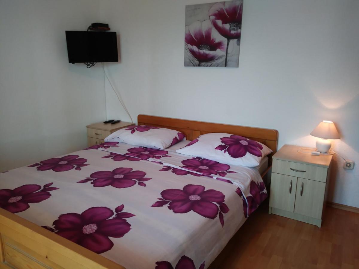 Nives Apartmani ปาโกชตาเน ภายนอก รูปภาพ