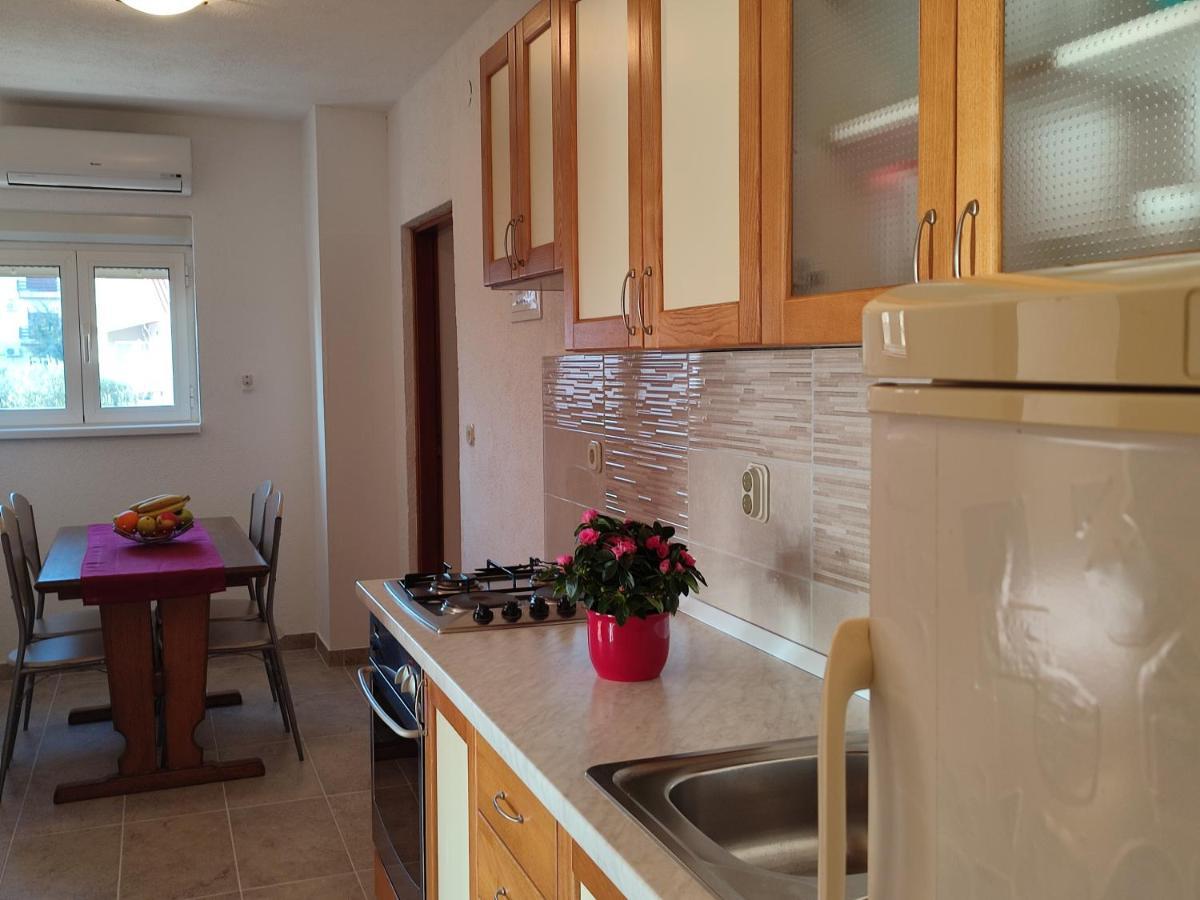 Nives Apartmani ปาโกชตาเน ภายนอก รูปภาพ